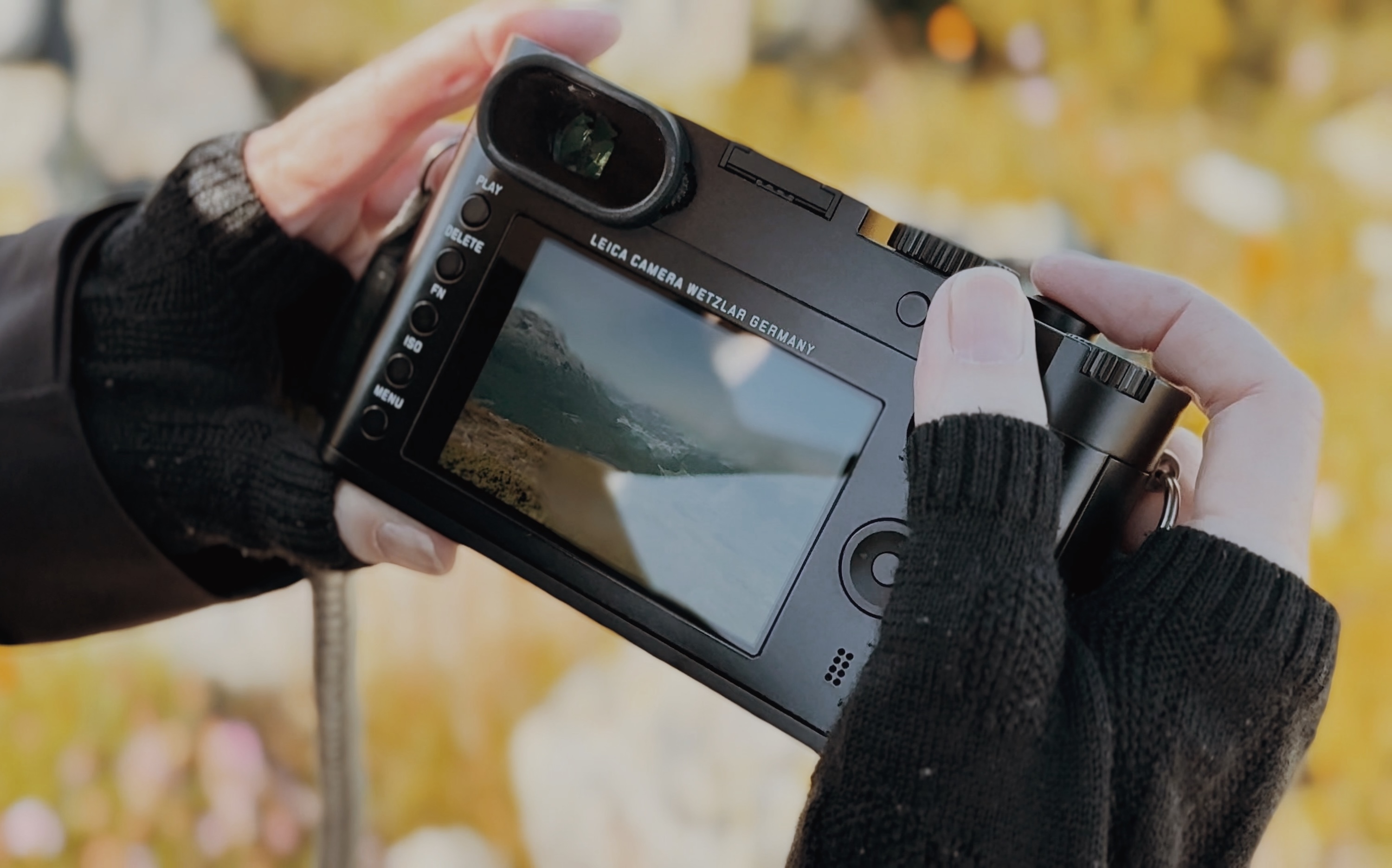 Rear controls and display of the Leica Q (Typ 116)