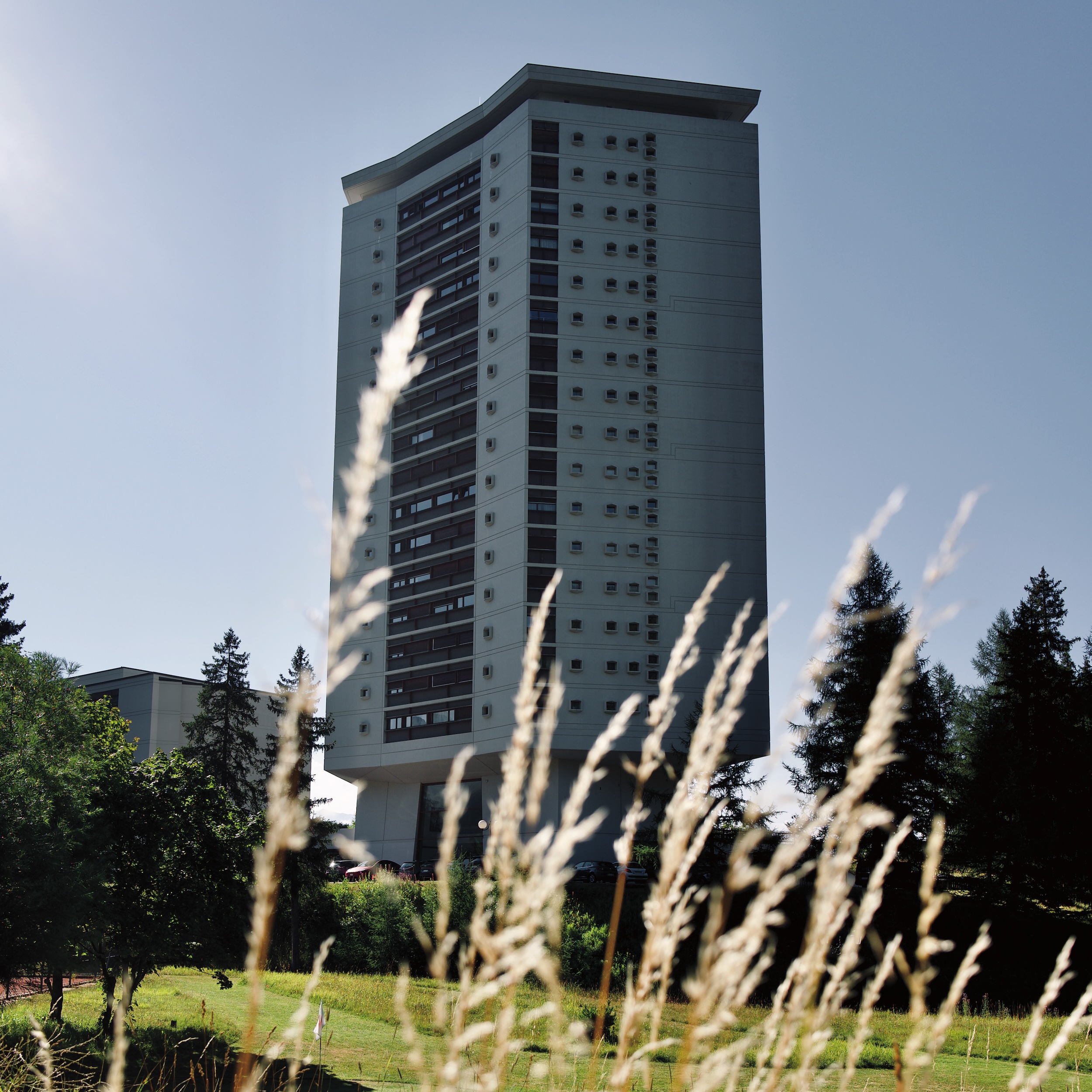 The Super Crans tower